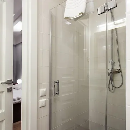 Apartamento Stylish New 2bdr 2bthr By Reside Baltic *