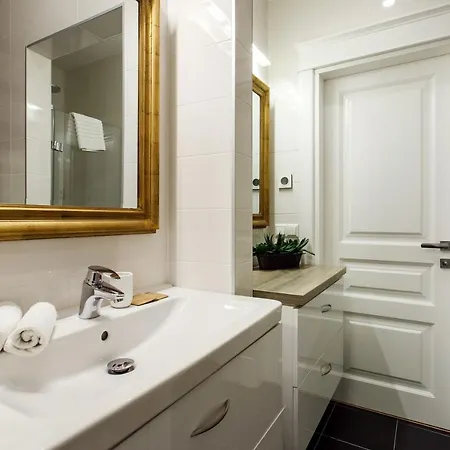 Lejlighed Stylish New 2bdr 2bthr By Reside Baltic Vilnius